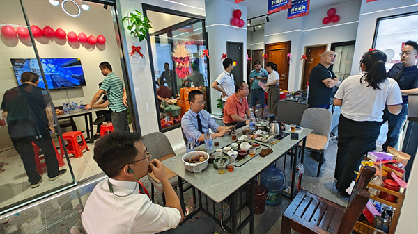 福临门恒温门窗韶关南雄旗舰店重装升级暨“节能中国行”第六季走进南雄取得圆满成功，为世界节能事业贡献中国力量！-(7)